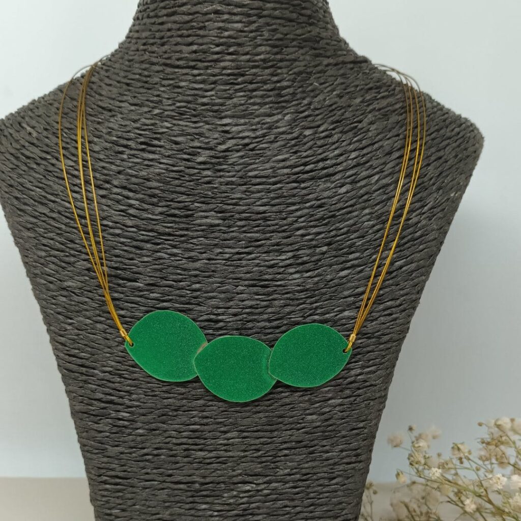 Collar Calder color Esmeralda