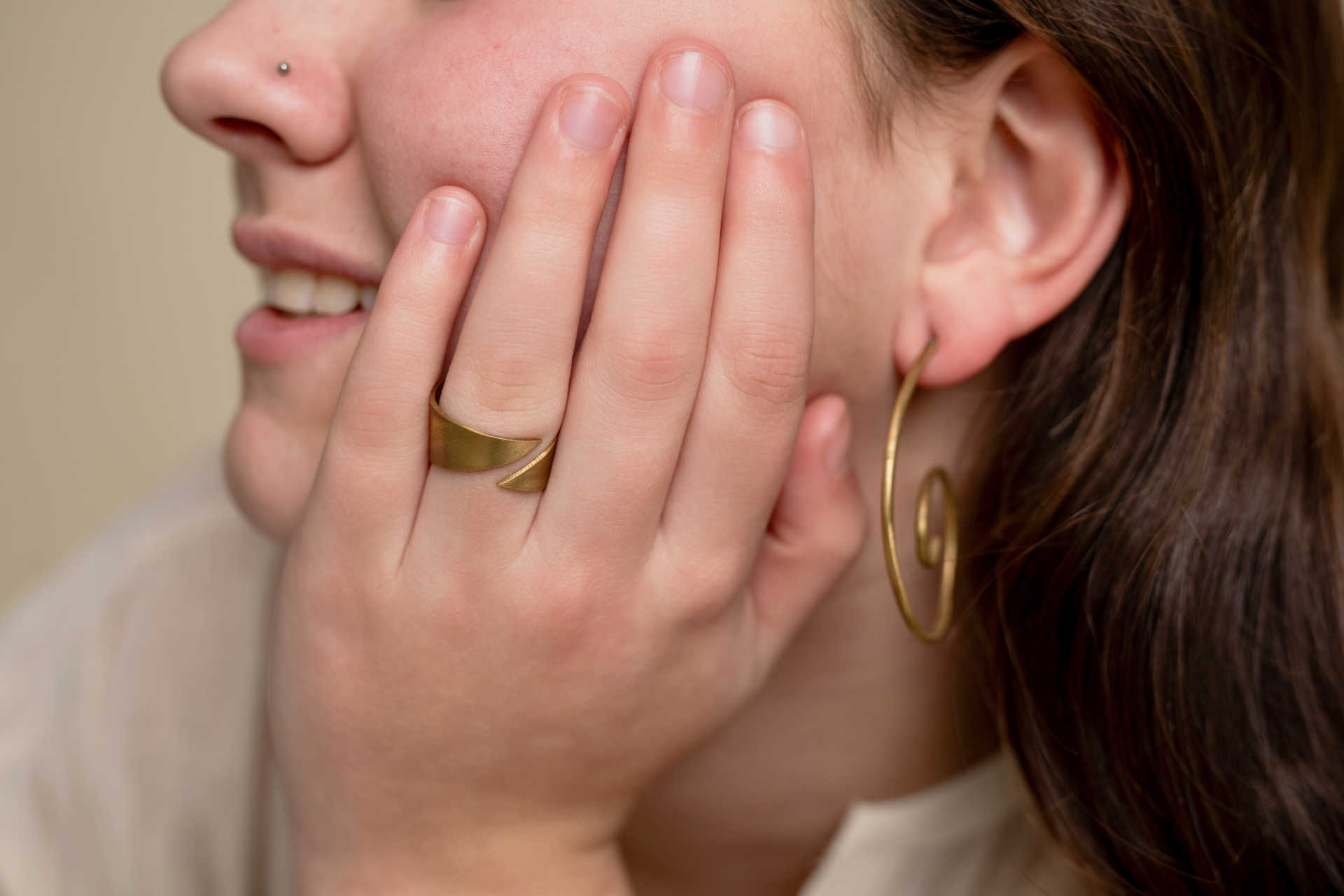 Anillo y pendientes espiral