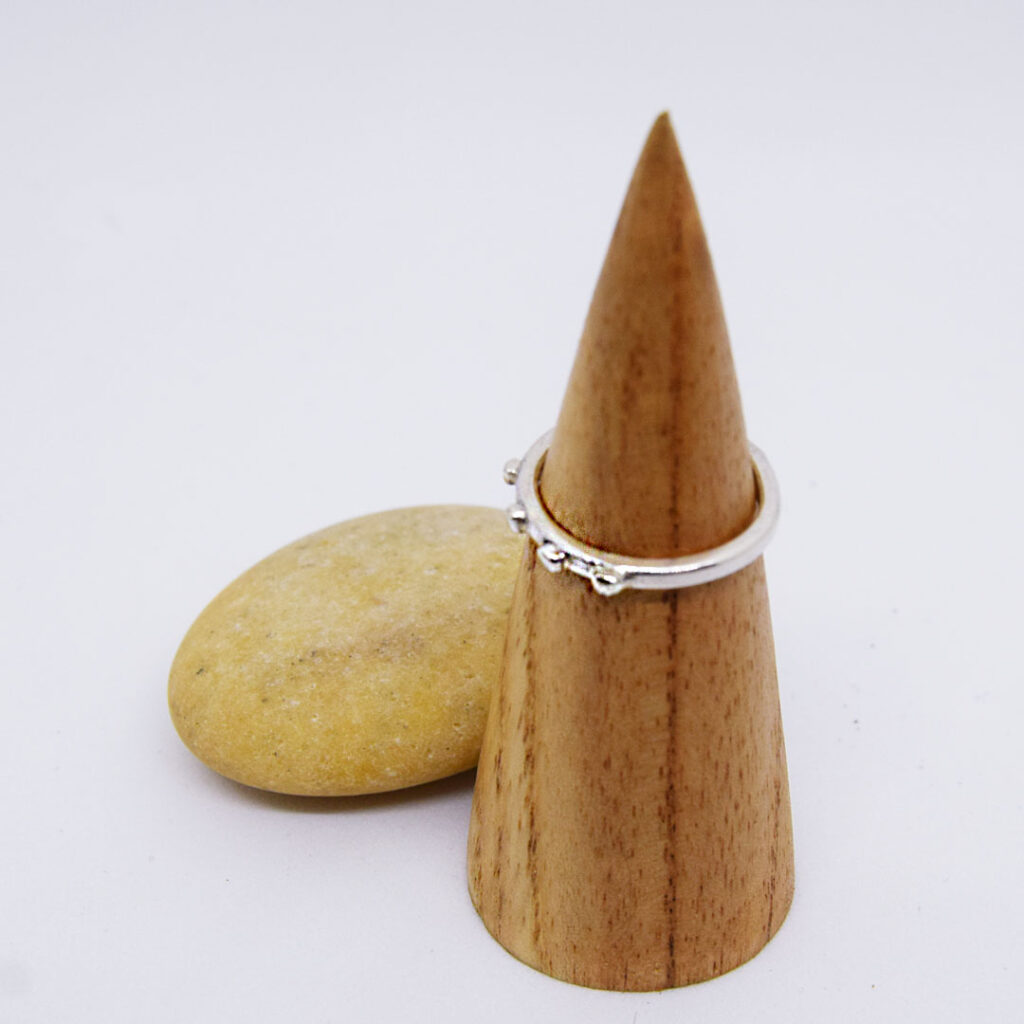 Anillo Pinchinos realizado en plata de primera ley