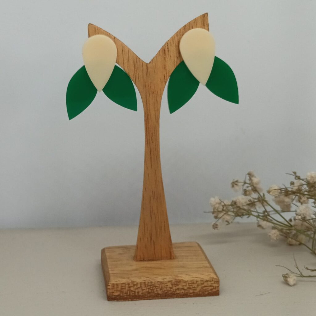 Pendientes Pétalo en colores verde y hueso