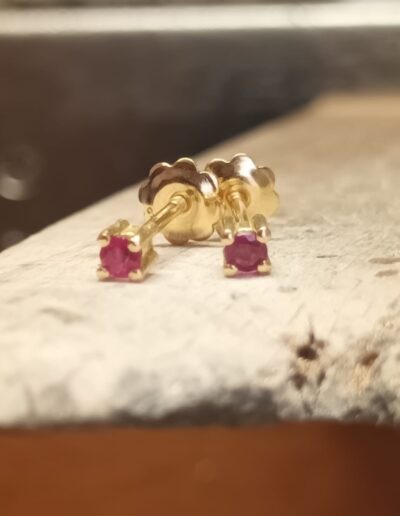 Pendientes oro y rubí