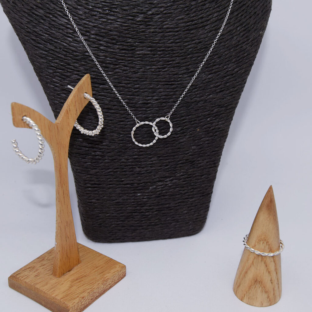Conjunto Collar, pendientes y anillo Entorchados de plata