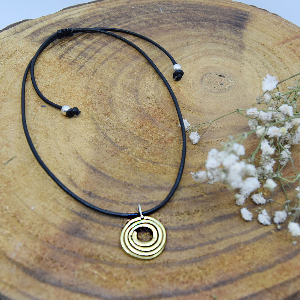 Colgante Espiral en latón
